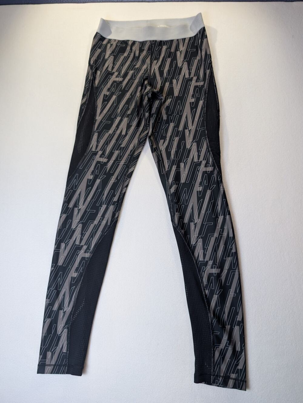 Nike Pro Hypercool Graphic Mesh-Panel Leggings Size Medium